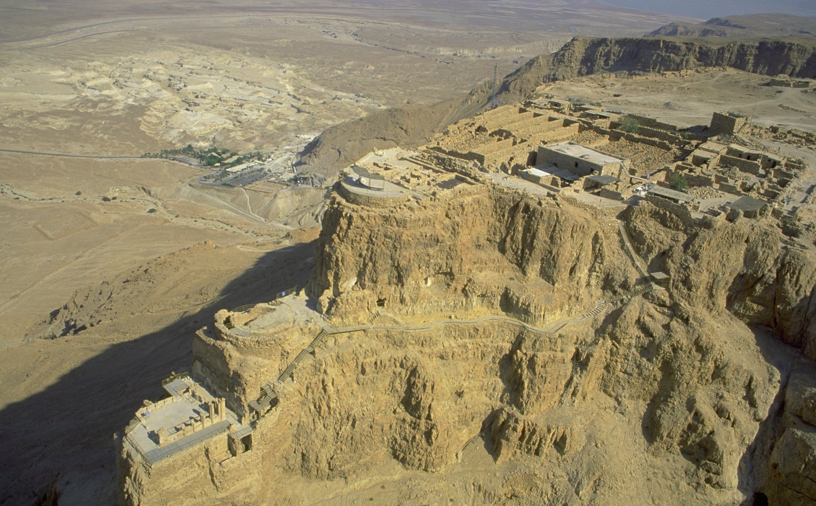 In Esplorazione Oltre Lo Stagno Di Rane La Fortezza Di Masada Le In Esplorazione Oltre Lo Stagno Di Rane La Fortezza Di Masada Le